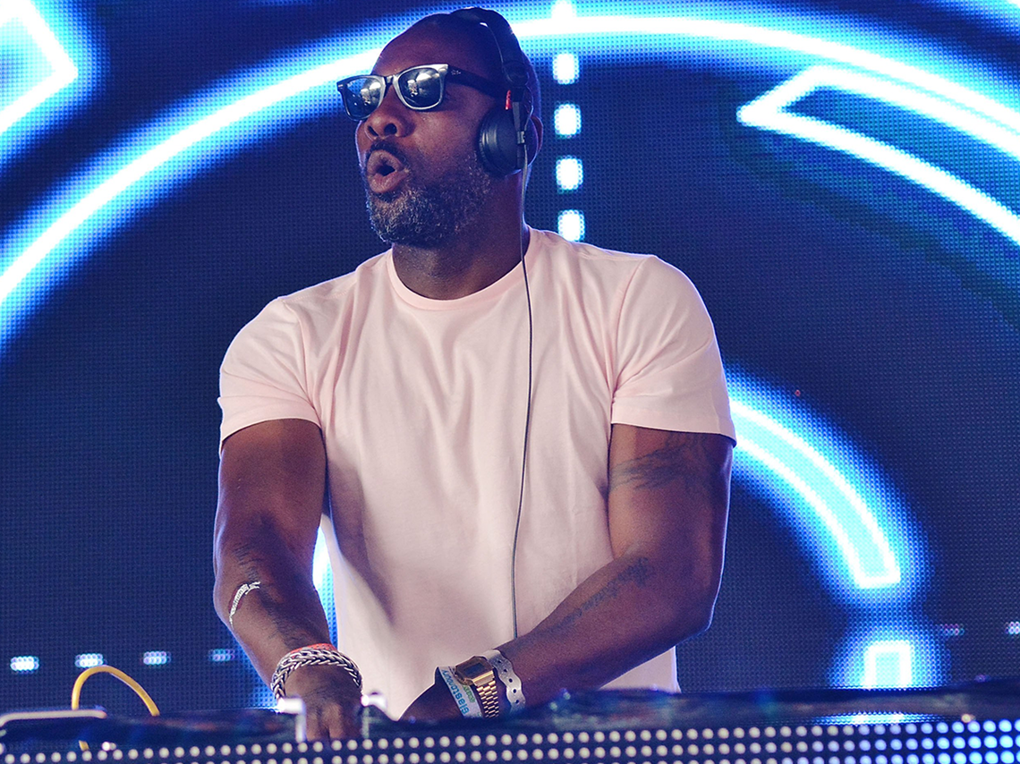 Idris Elba DJ'ing