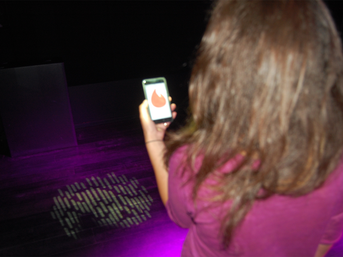 Tinder in the club
