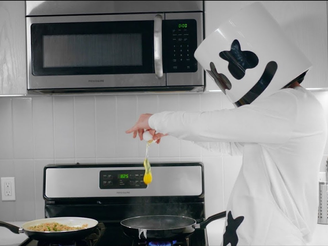 Marshmello cooking